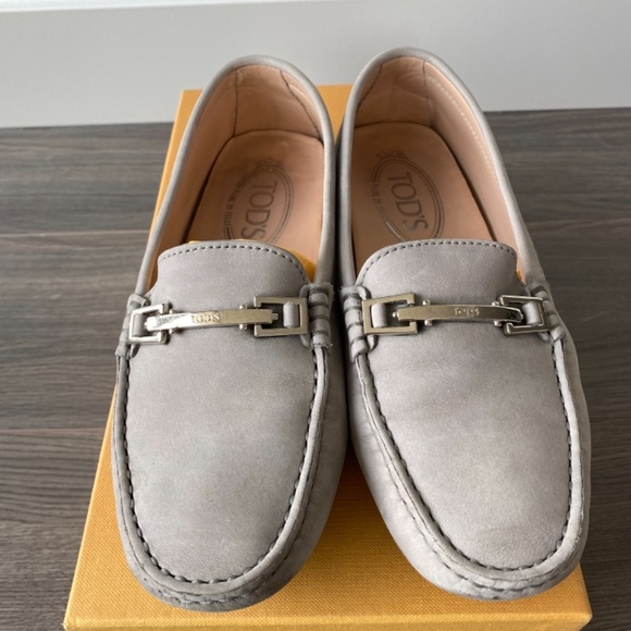 Tod’s Gommini Driving Shoes in Suede Light Grey Size 35 - Picture 4 of 5